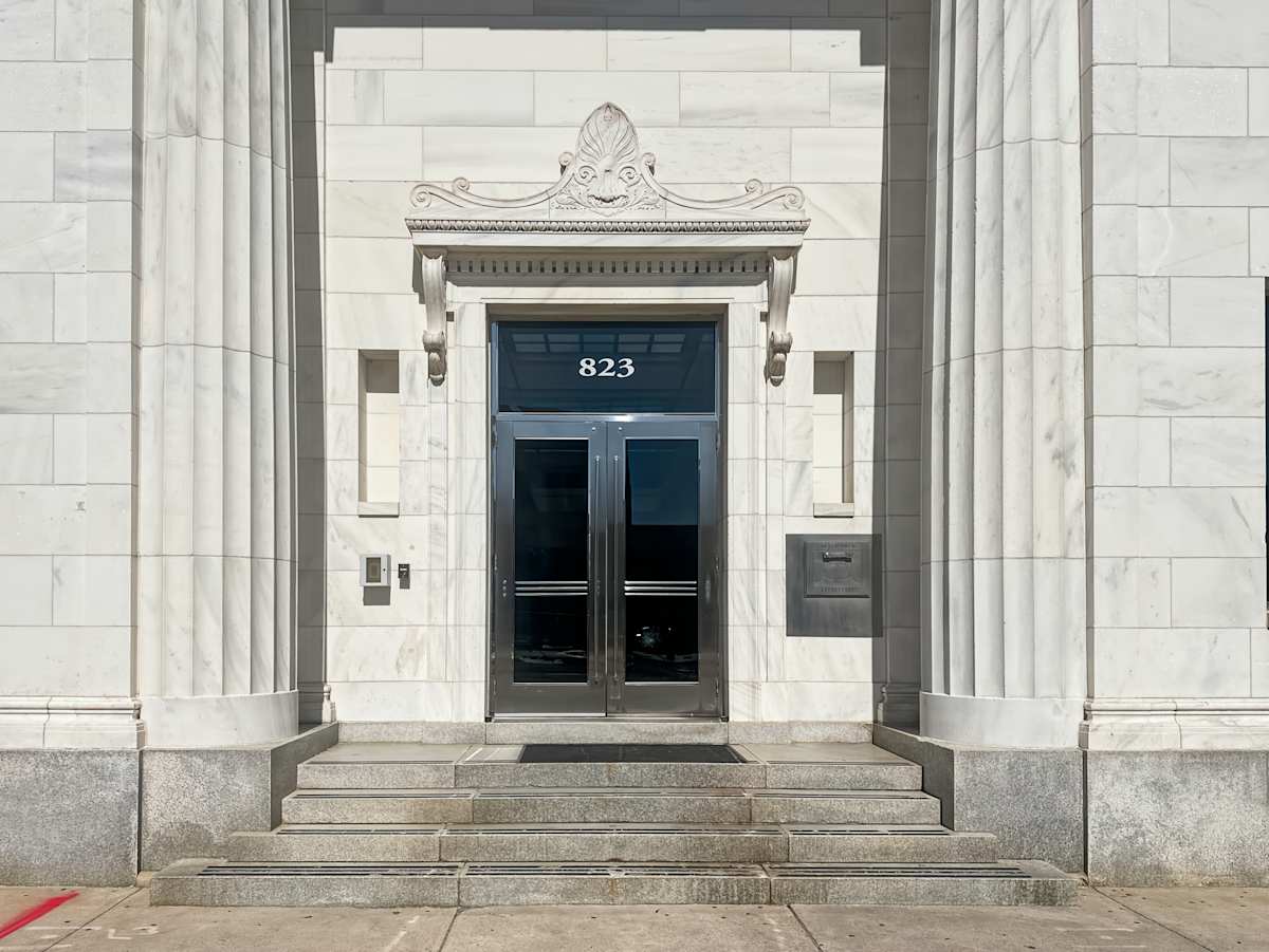 823 Broad St photo 11