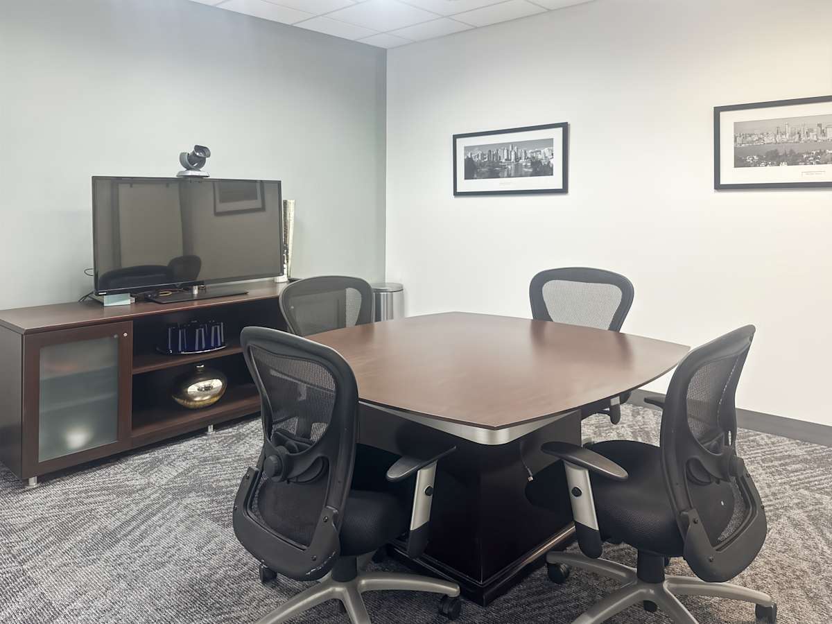 Arroyo Corporate Center photo 12