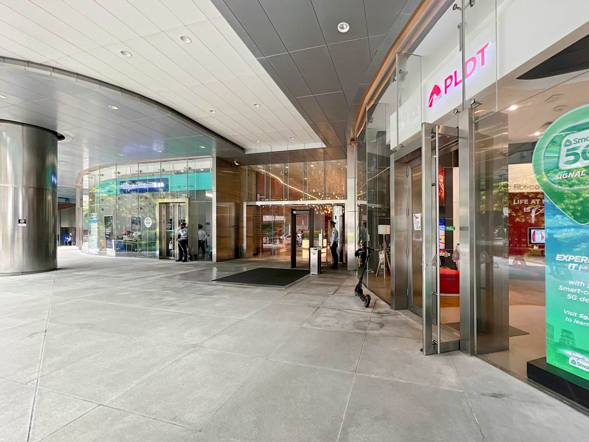 World Plaza photo 2