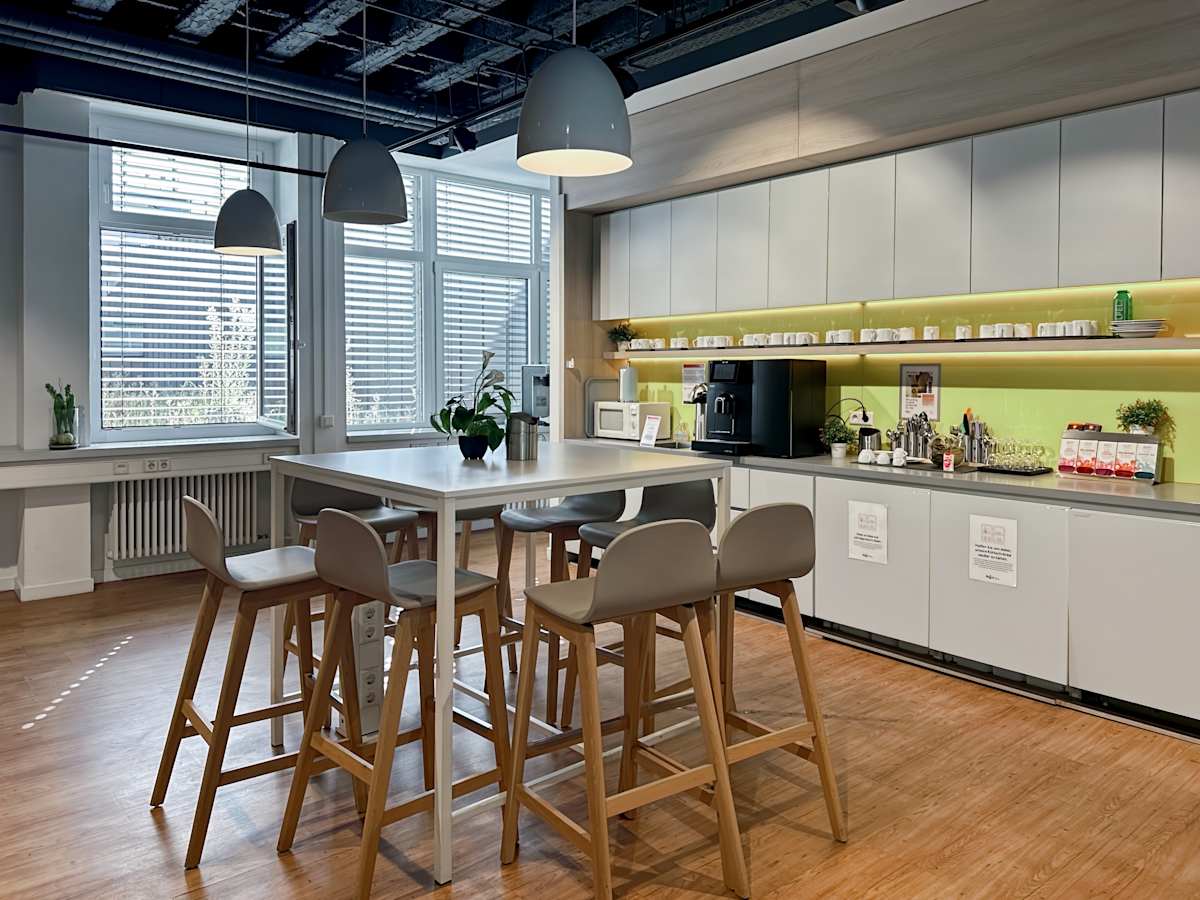 Regus - Stuttgart, Friedrichstrasse photo 8