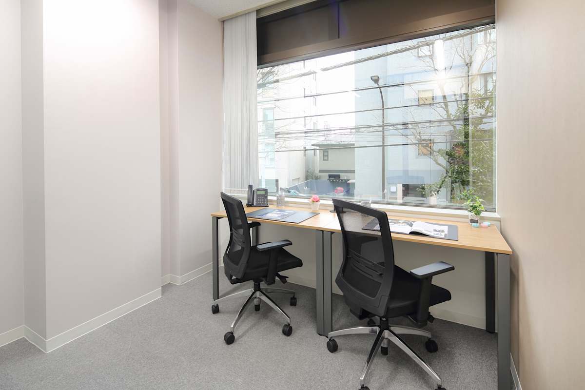 Regus Forest Hills East Wing photo 9