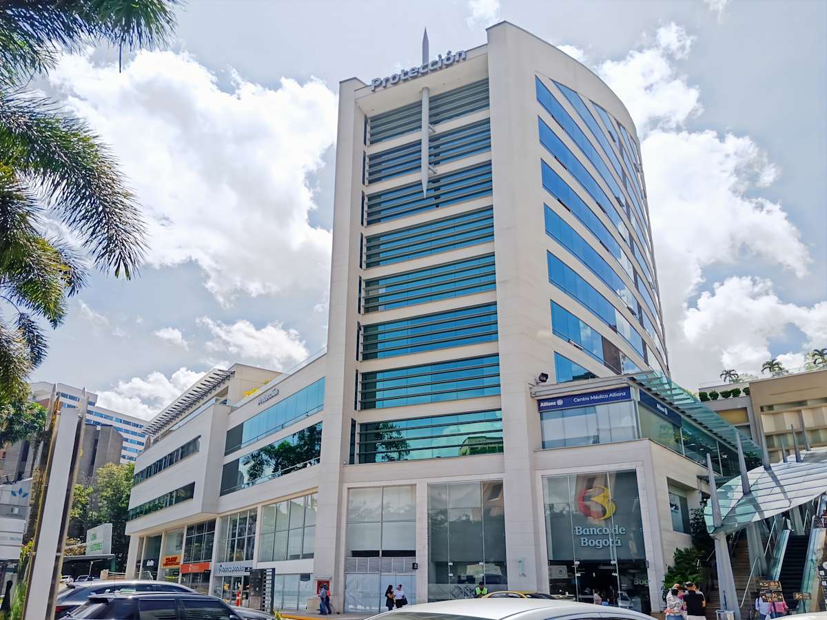 San Fernando Plaza photo 1