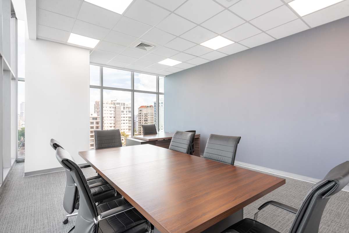 Roble Corporate Center photo 4