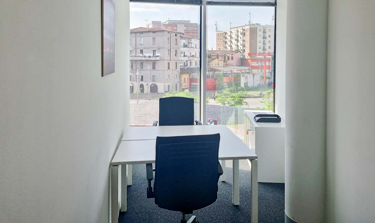 Skyline 18 photo 12