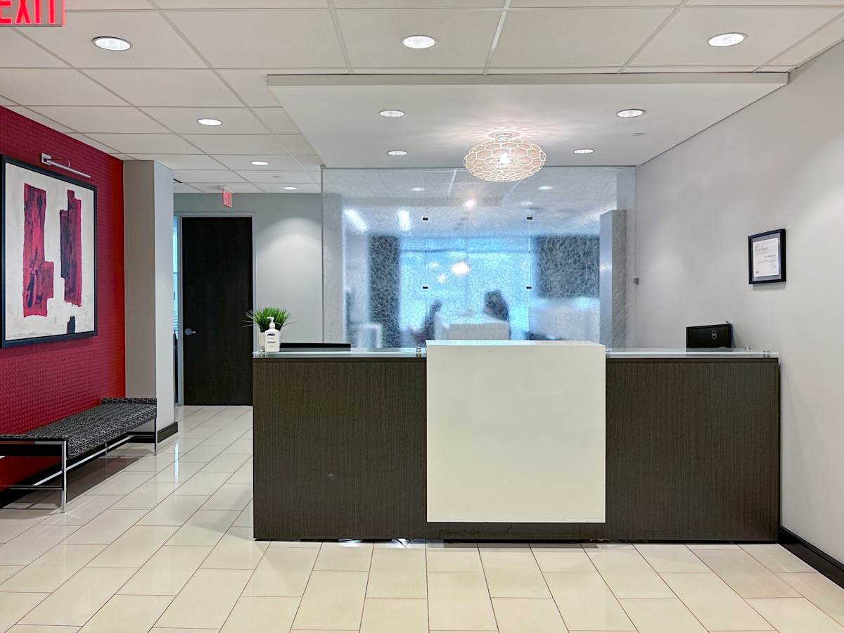 151 Yonge Street photo 2