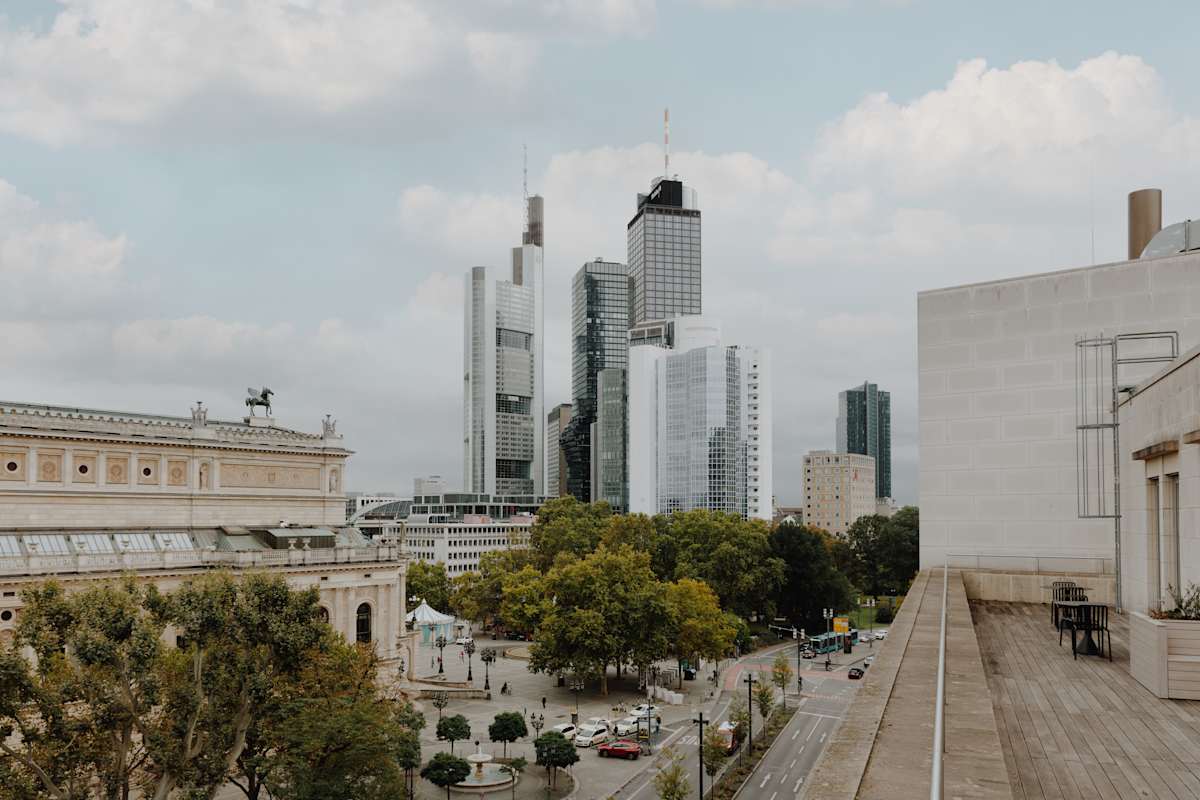 Oper 46 photo 1