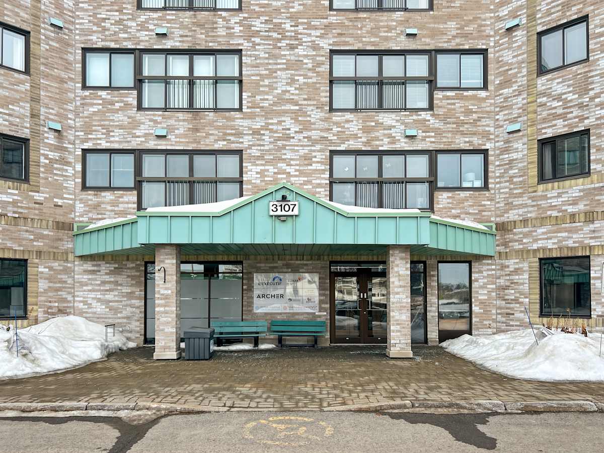 3107 Avenue des Hôtels photo 1