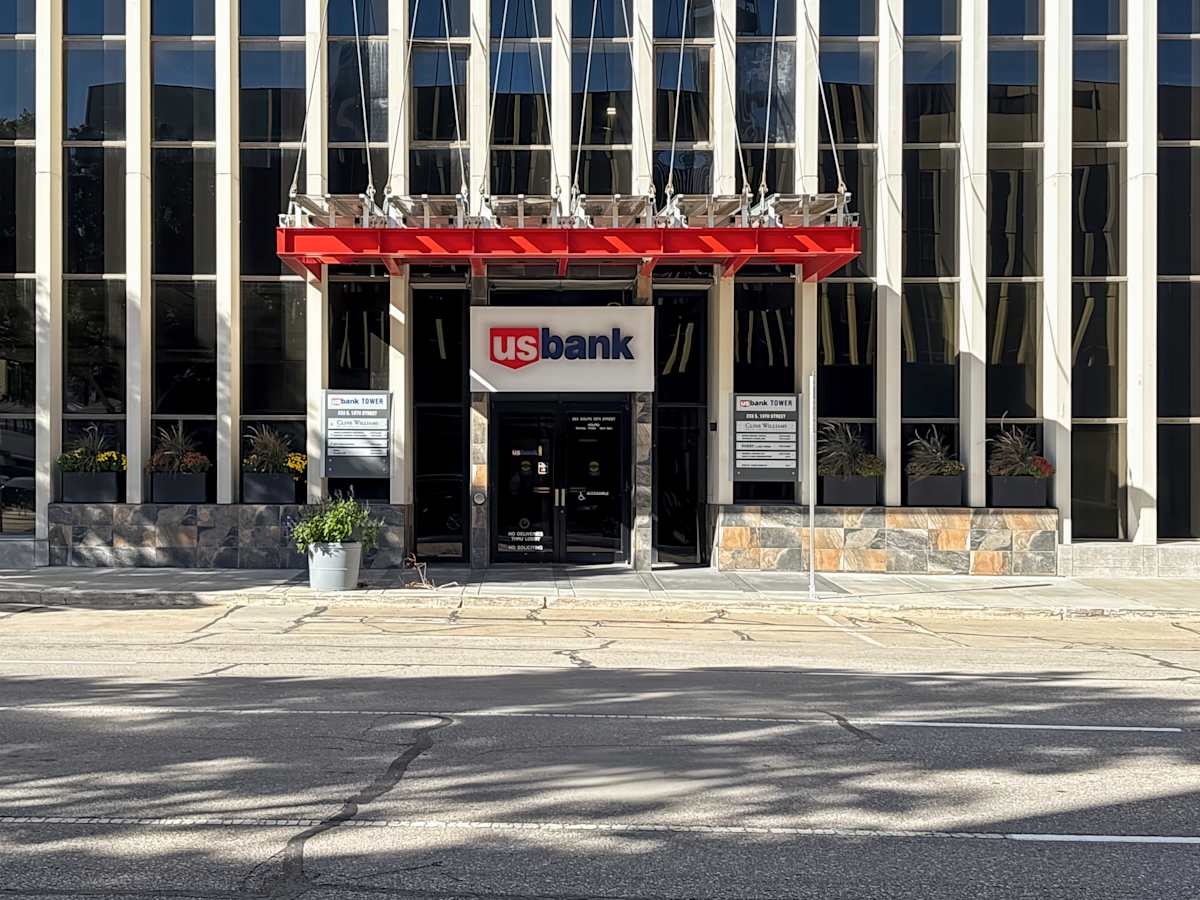 US Bank Building photo 1