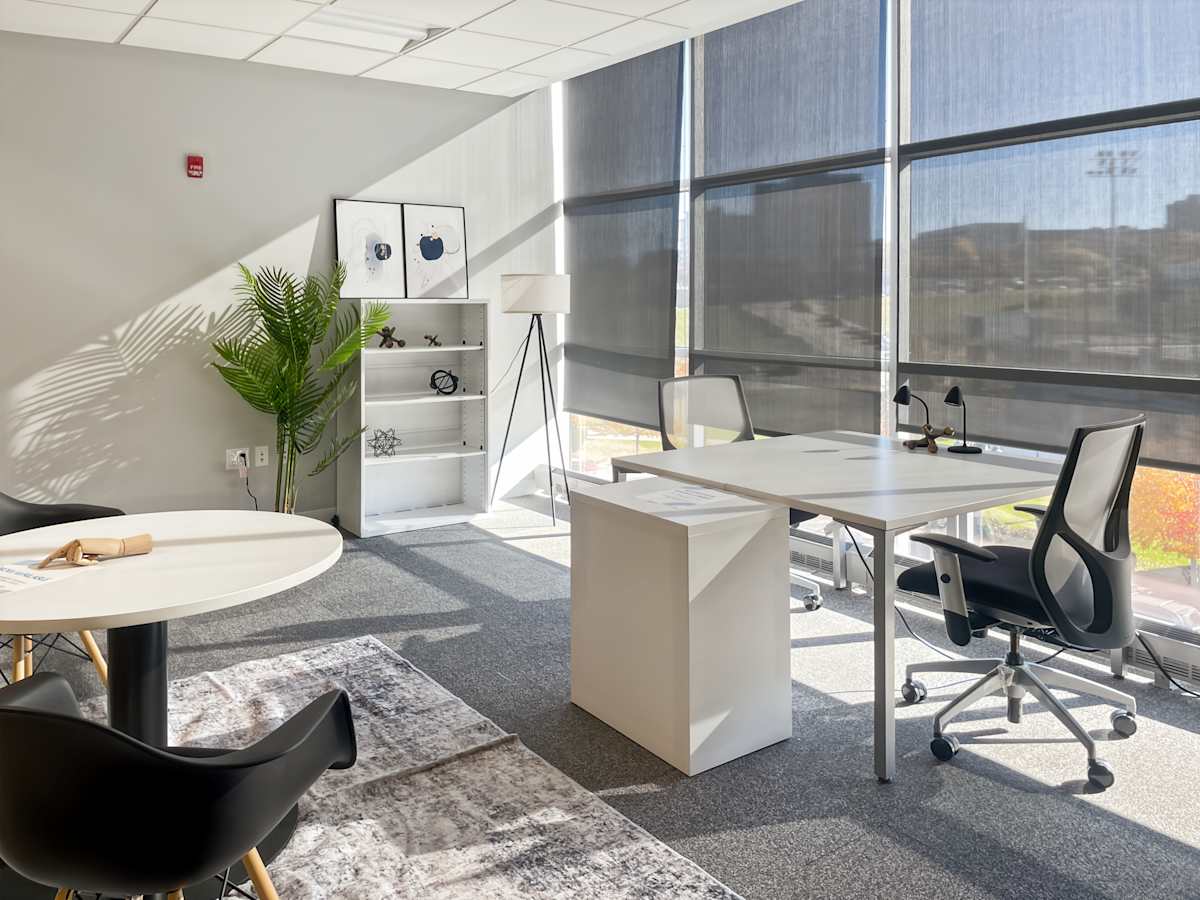 Spaces - 1433 North Water Street photo 5