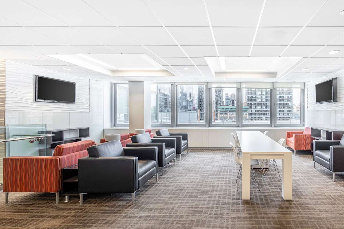 112 West 34th Street photo 7