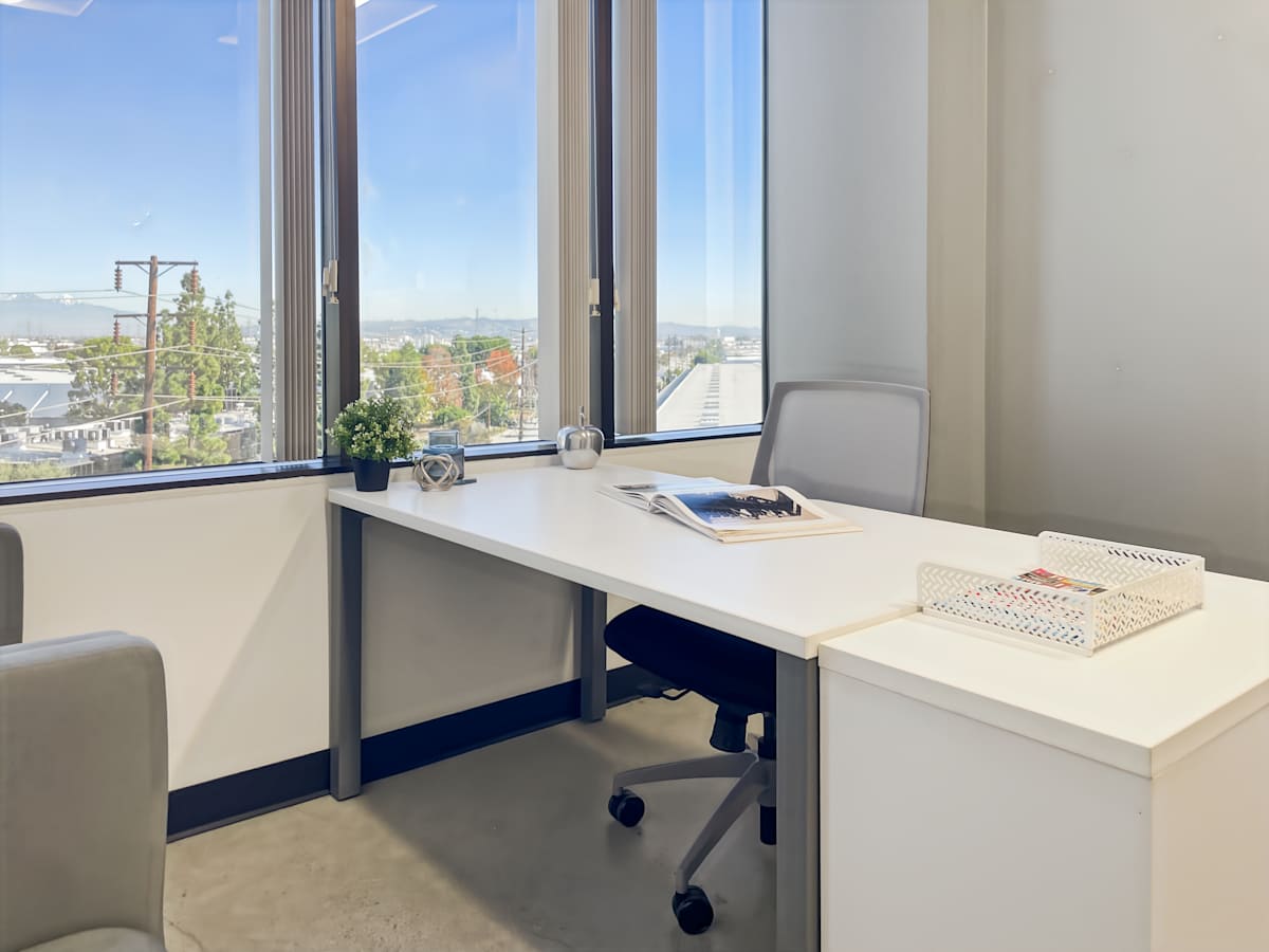 Commerce Corporate Center photo 8