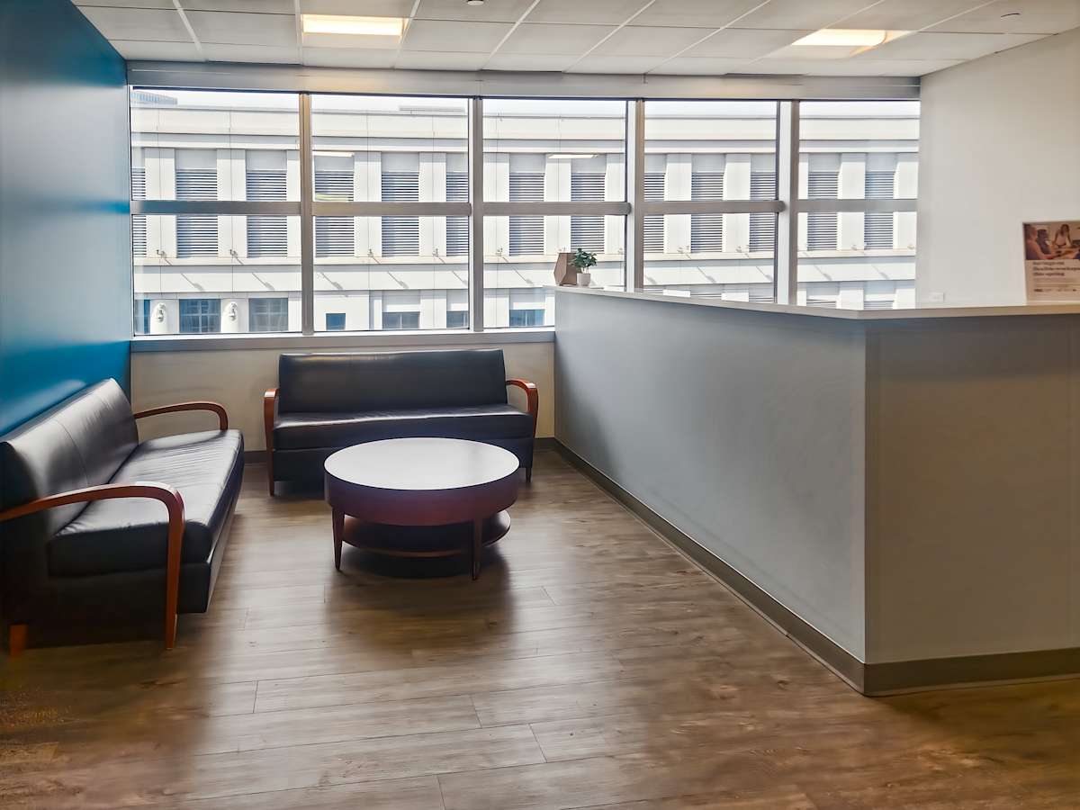 1290 Broadway photo 2