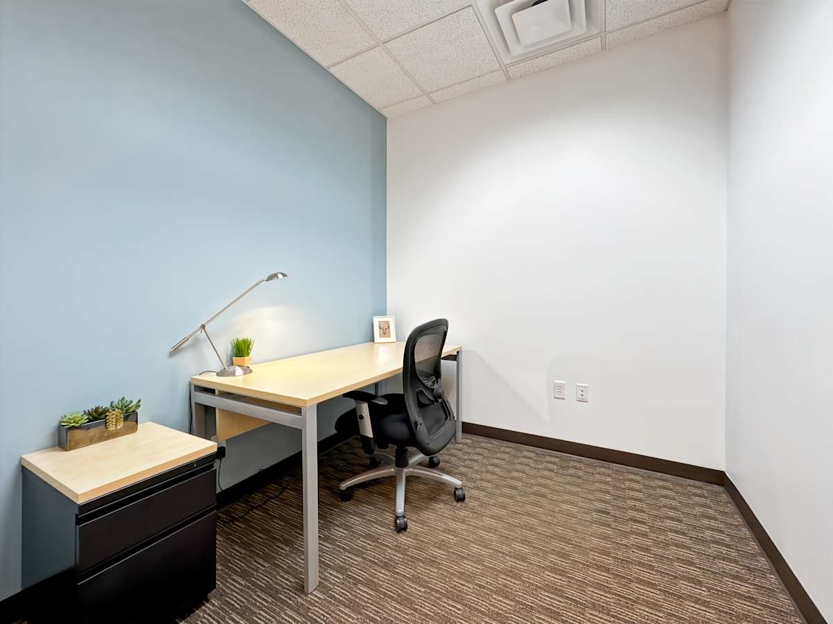 Crosstown Corporate Center photo 7