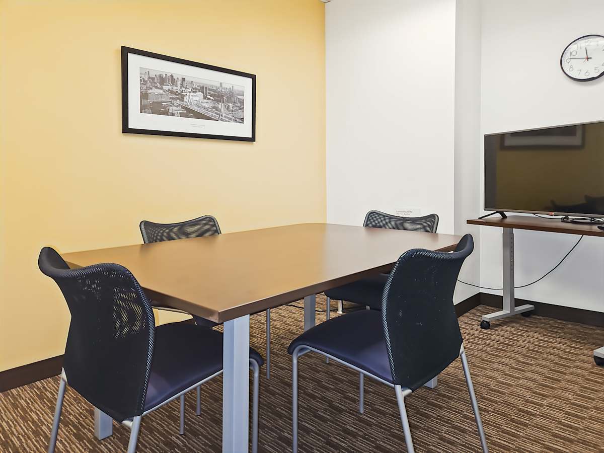 325 Chestnut Street photo 9