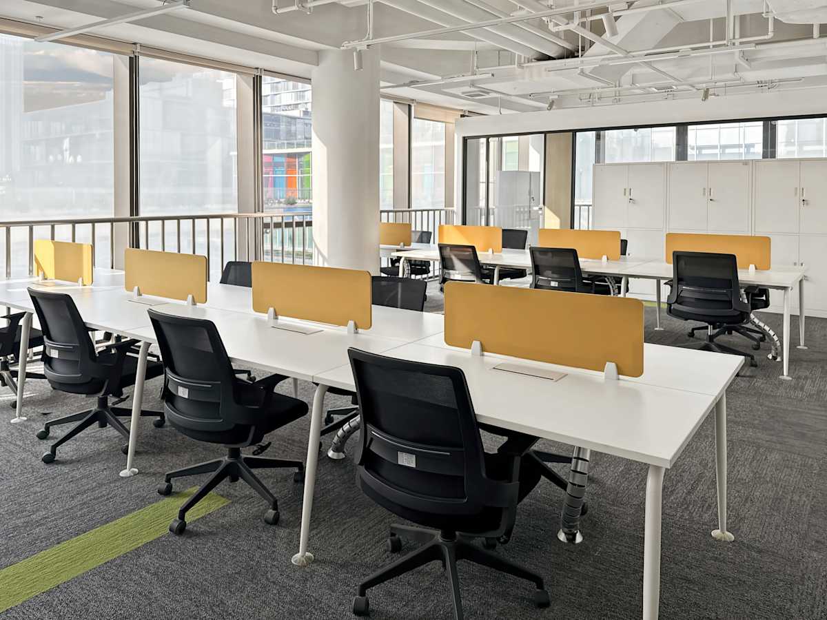 Regus - Xixian New Area Financial Port photo 8