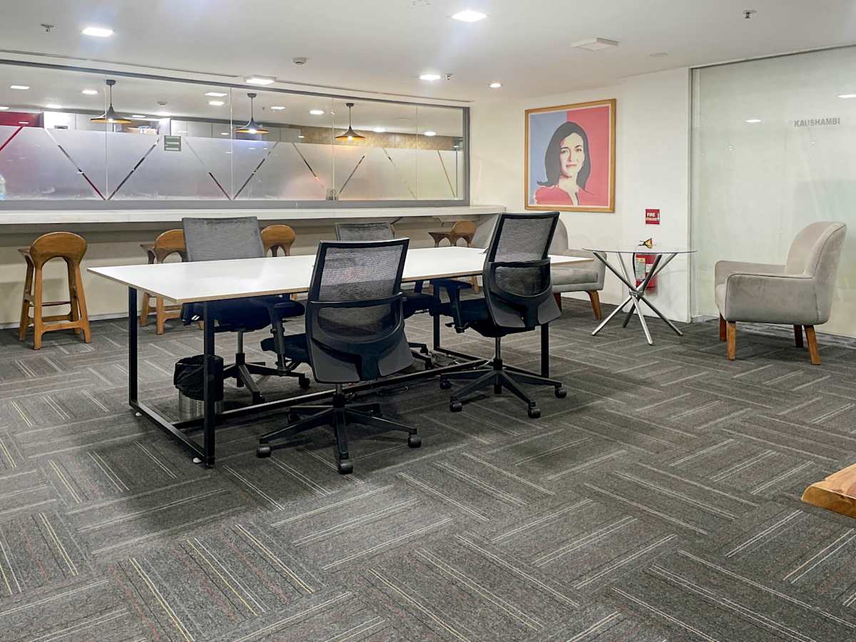 Regus - Mall del Sol photo 4