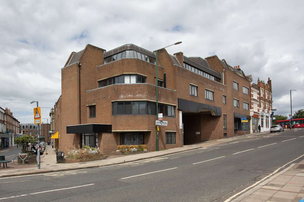 Causeway House photo 1