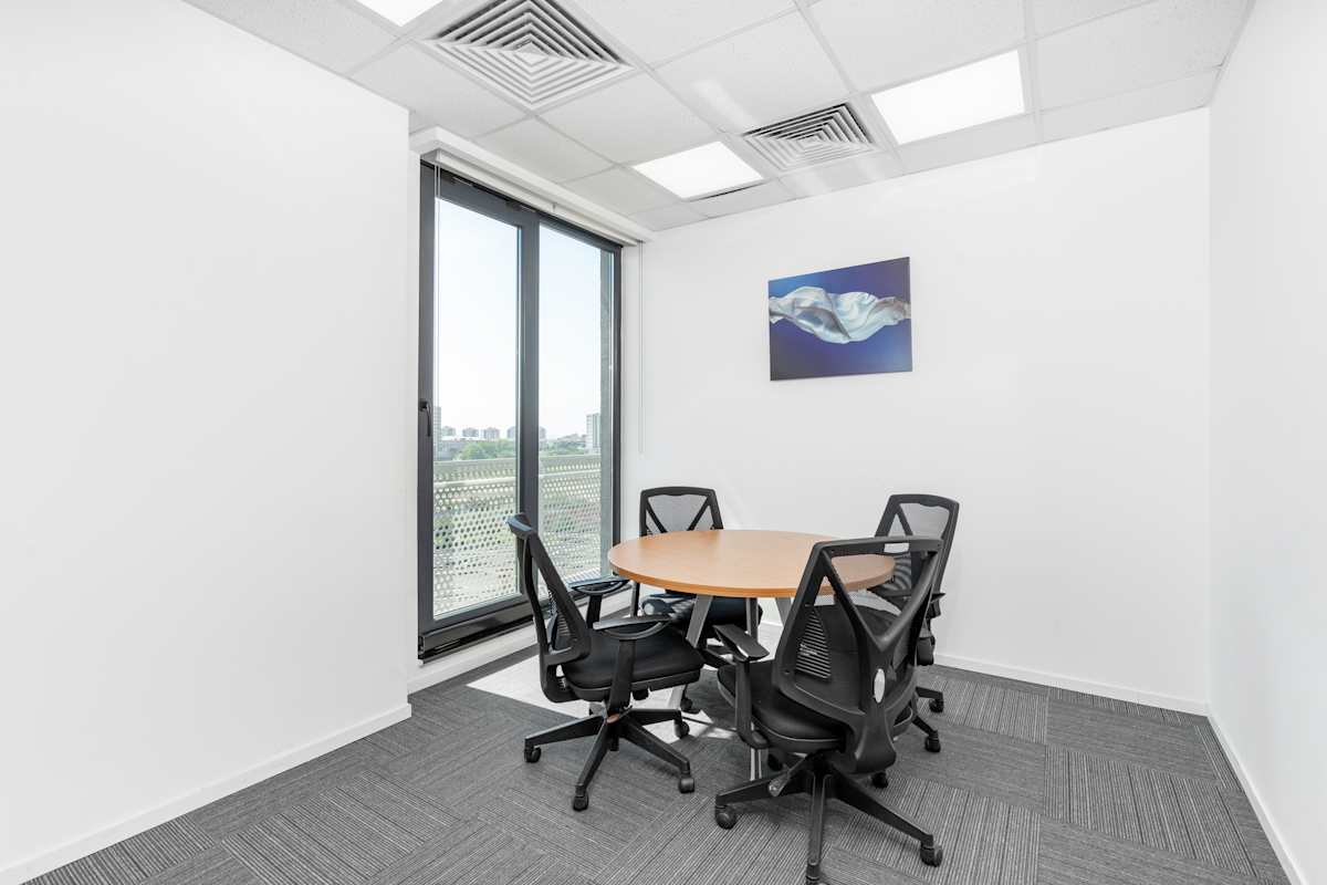 Regus - Parima Plaza photo 2