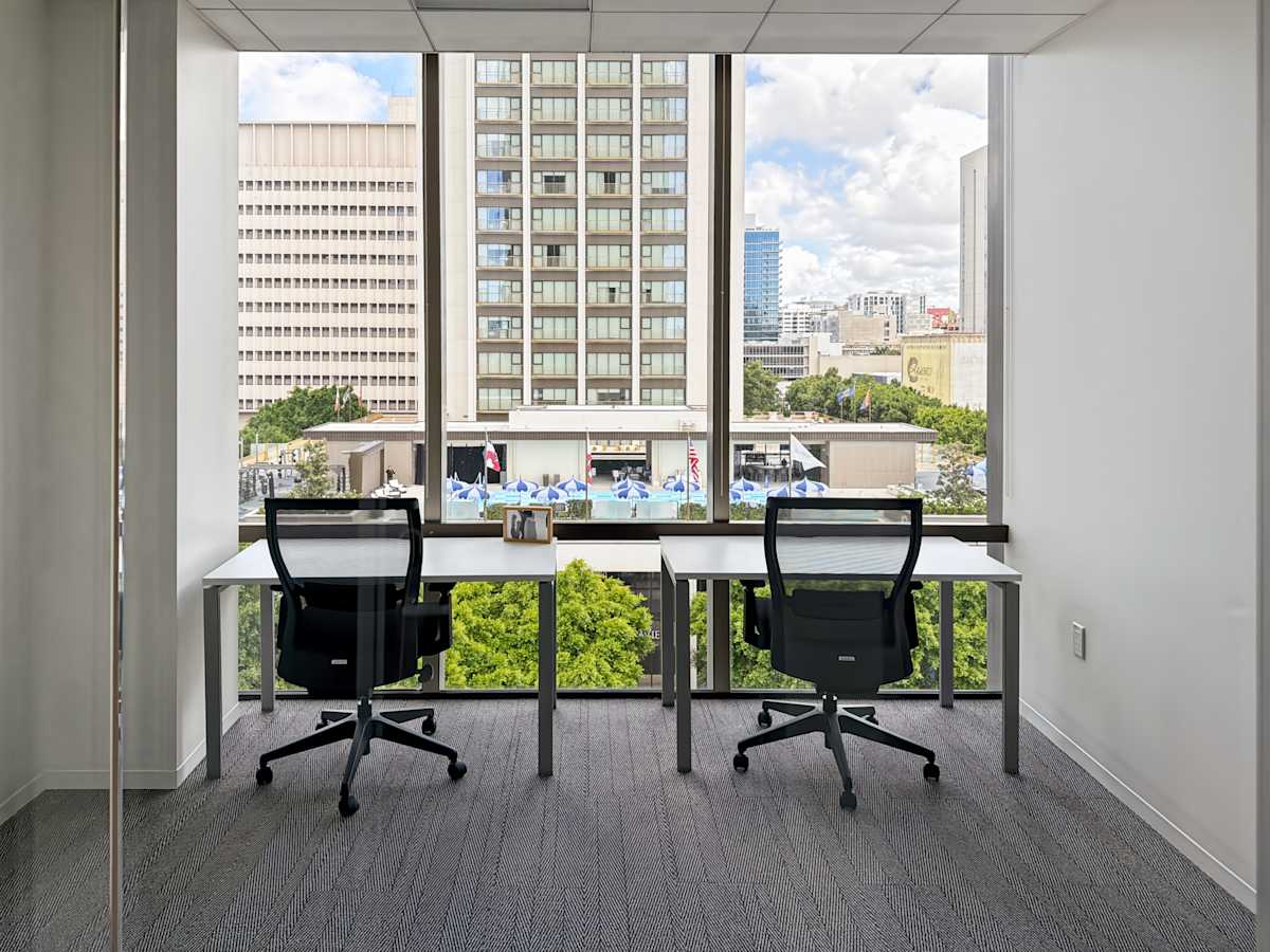 225 Broadway photo 7