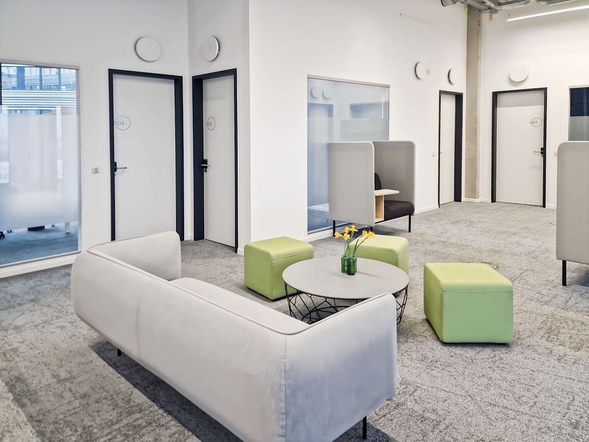 Regus Augsburg Weitblick photo 6