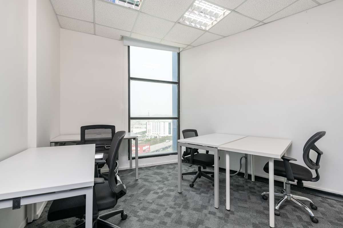 Regus - Harbor Mall photo 4