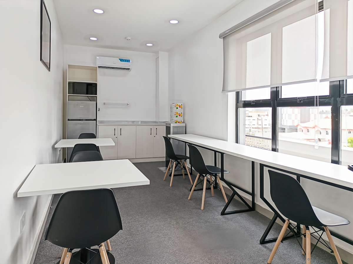 21 Admiralty Way photo 8