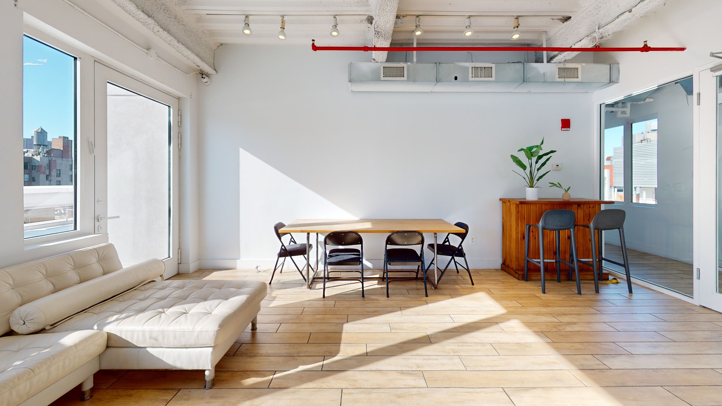 433 Broadway - Penthouse B photo 3