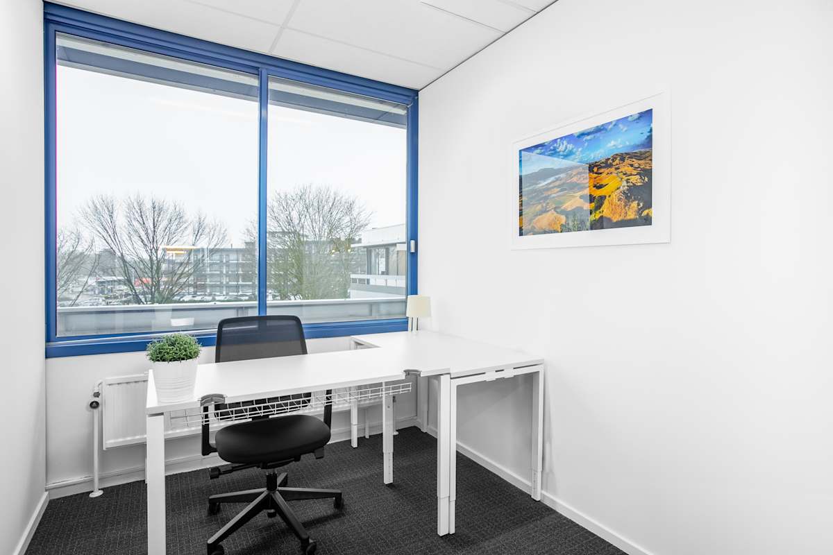 Regus - Tiel, Laan van Westroijen photo 4