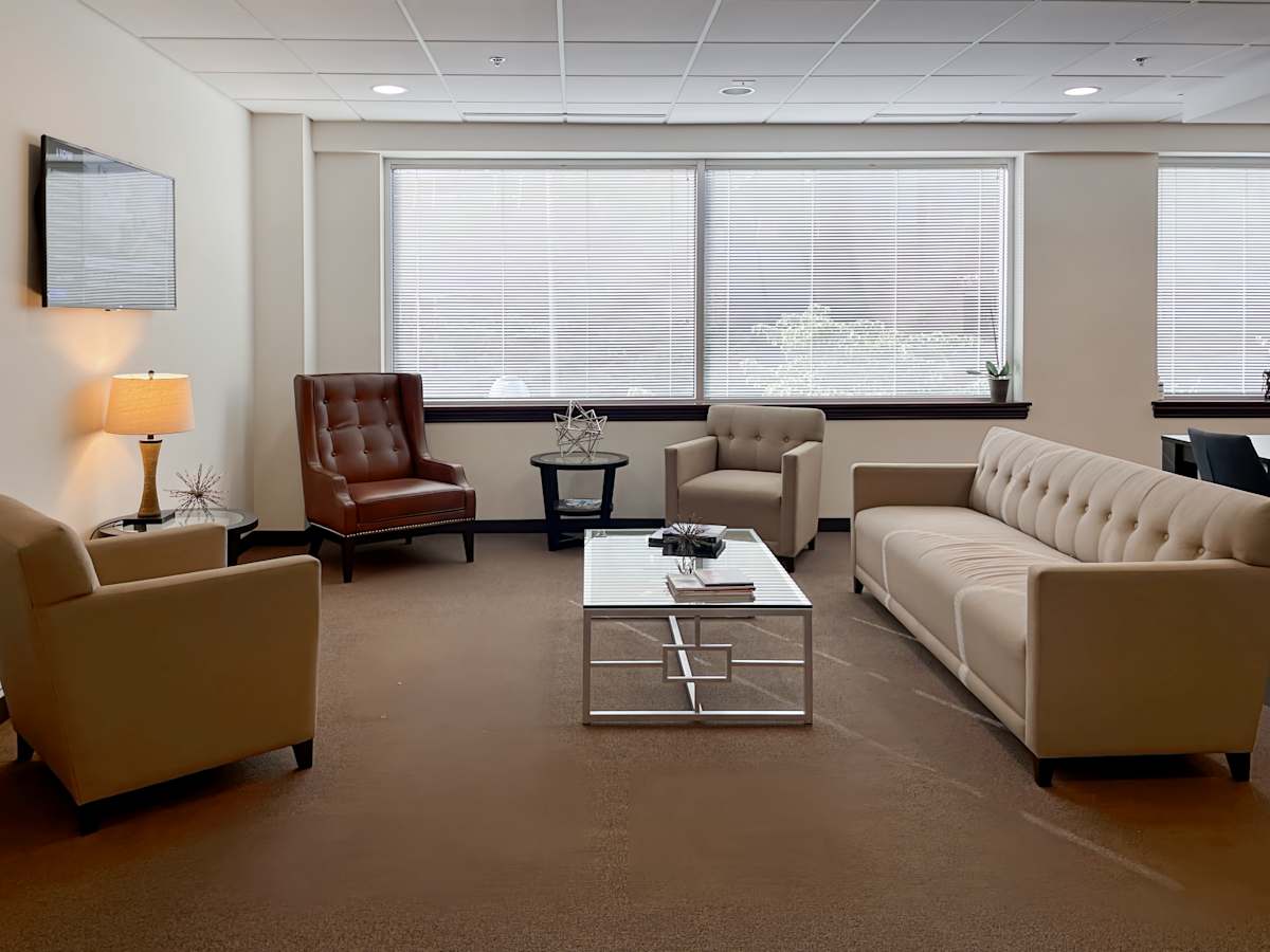 Gateway Corporate Center photo 9