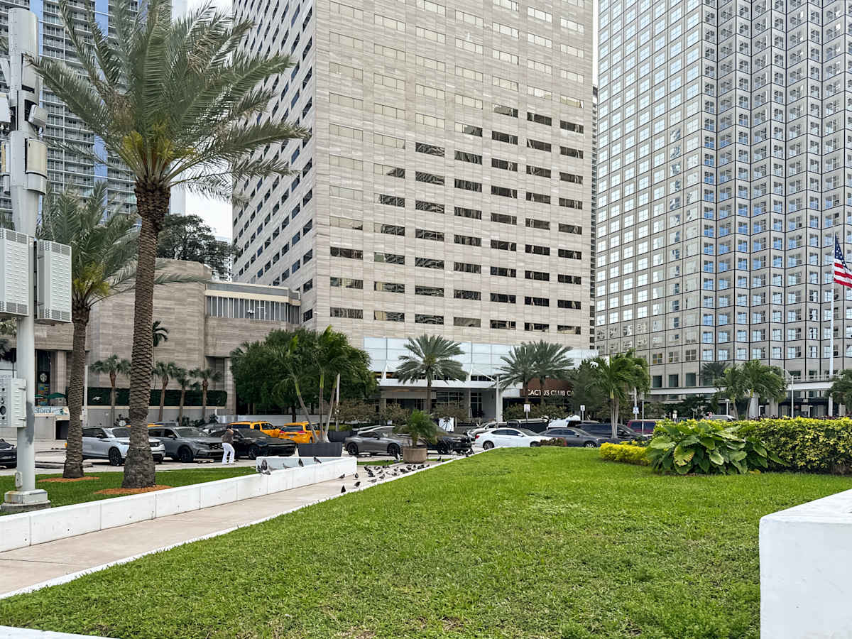 201 South Biscayne Boulevard photo 2