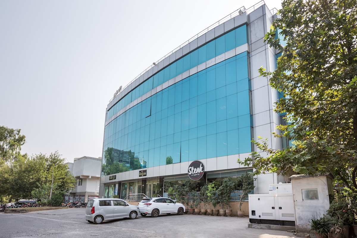 Emirates Tower photo 1
