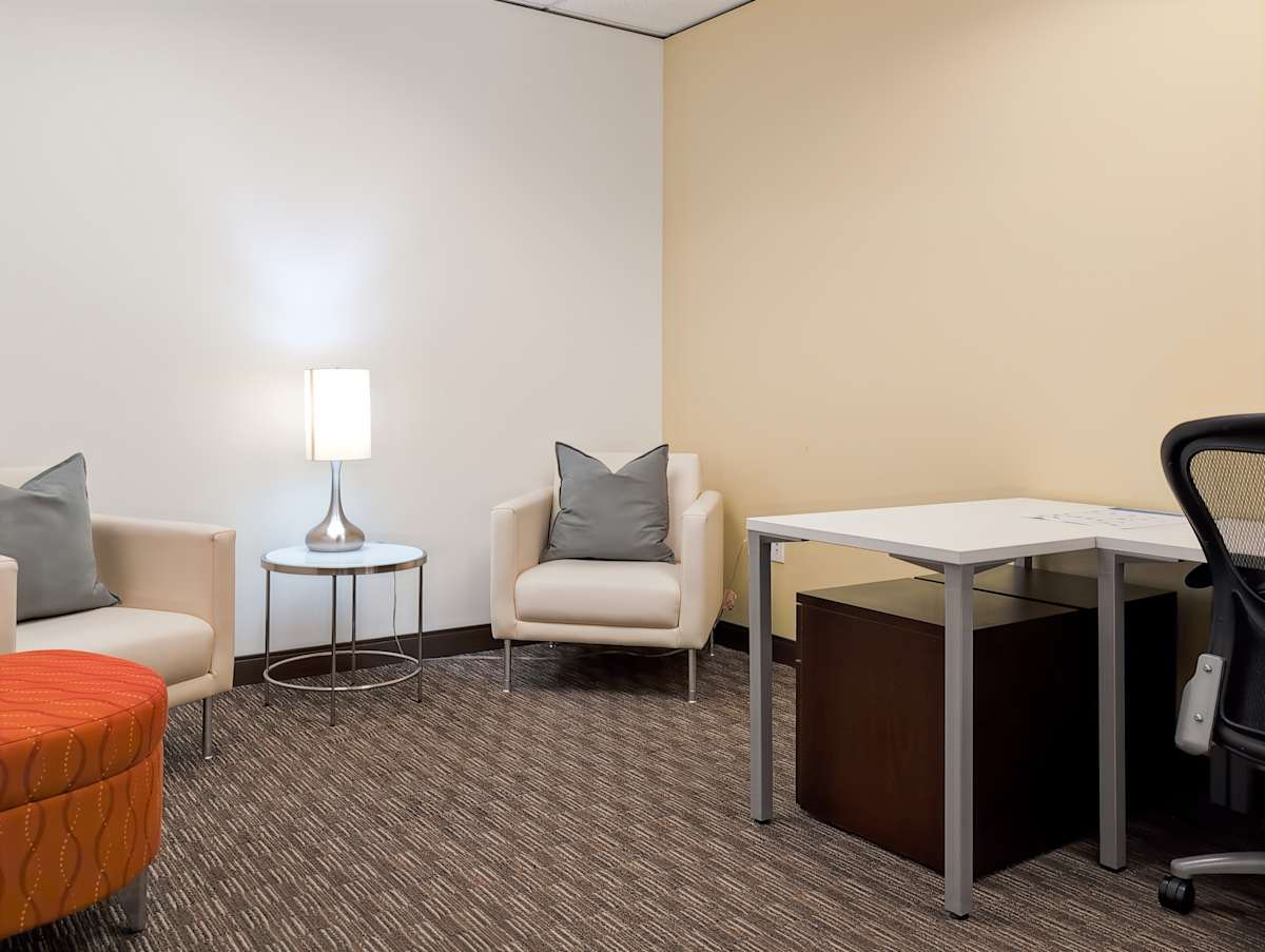Redstone Corporate Center photo 4