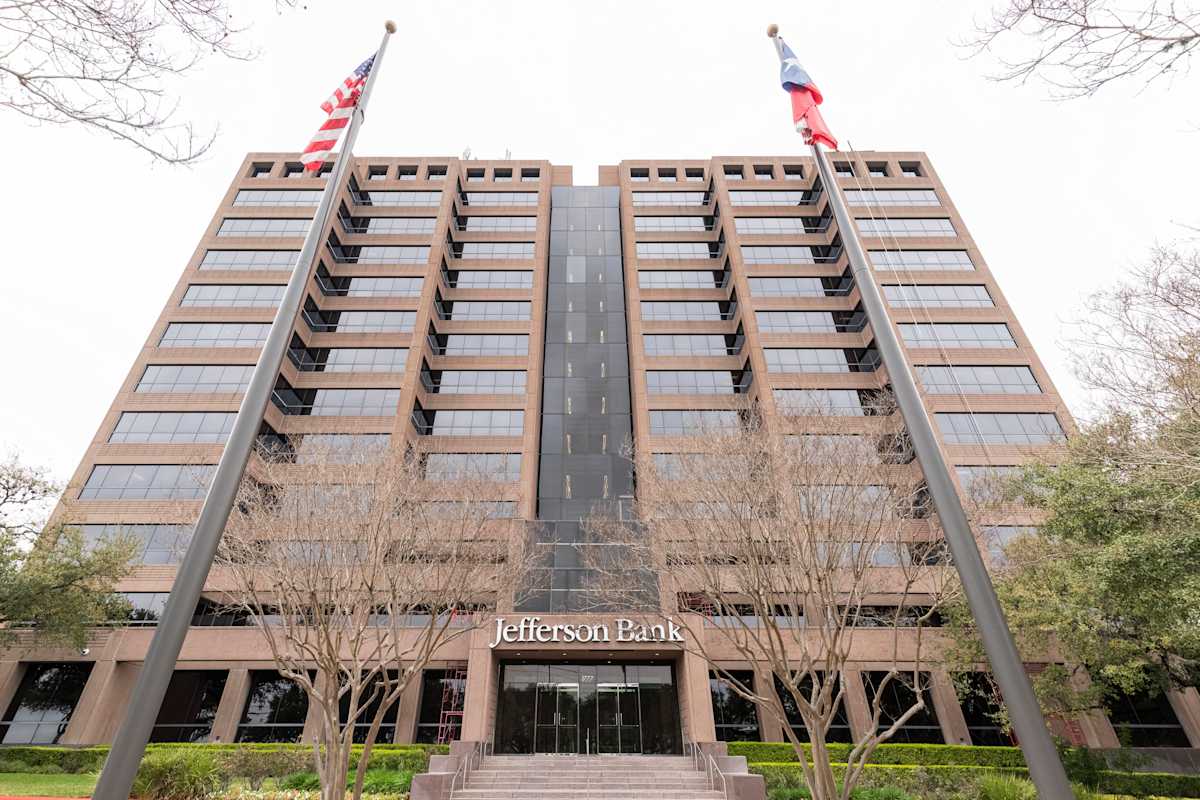 1777 NE Loop 410 photo 1