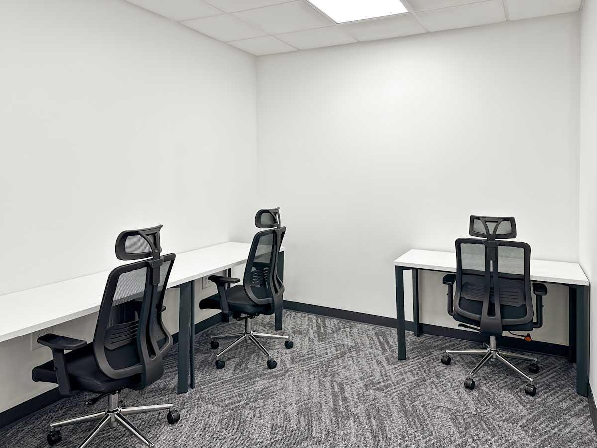 3300 Gateway Centre Blvd photo 5