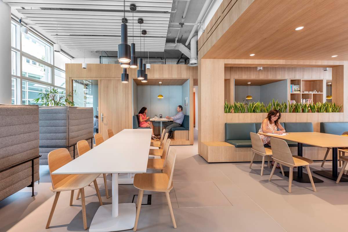 Regus Zug Main Station photo 7