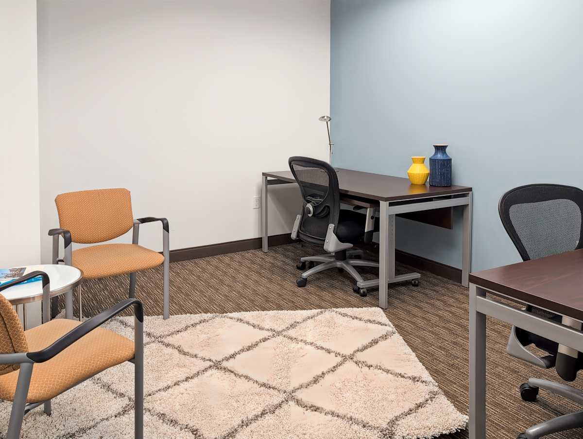 Redstone Corporate Center photo 9