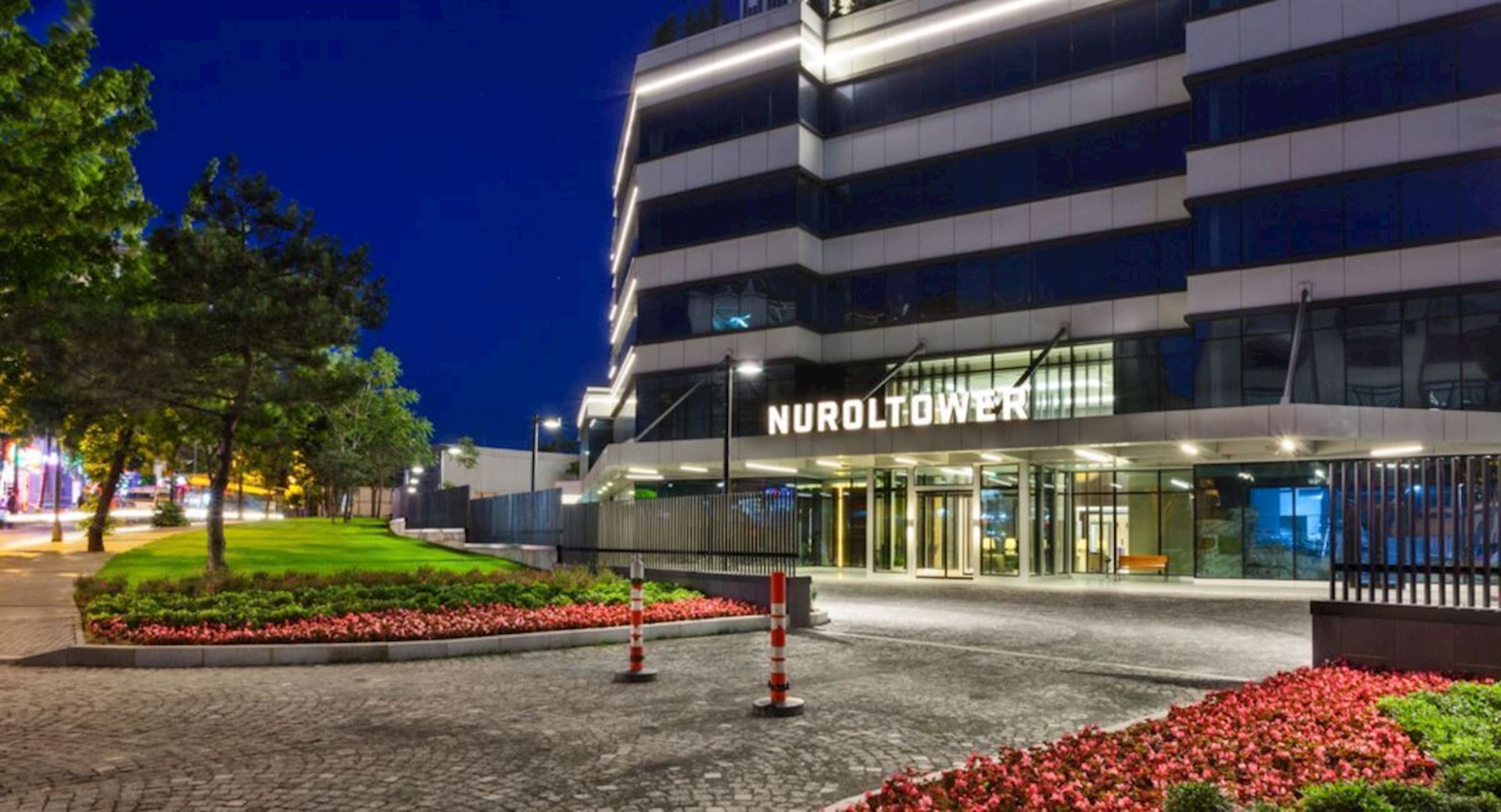 Nurol Tower photo 6