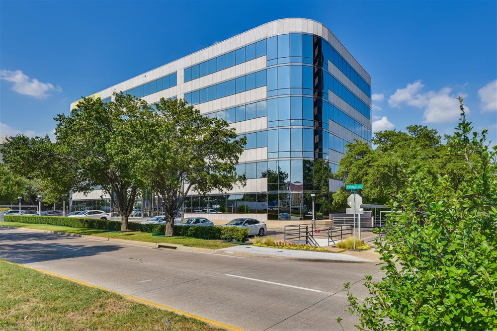 10100 North Central Expressway photo 11