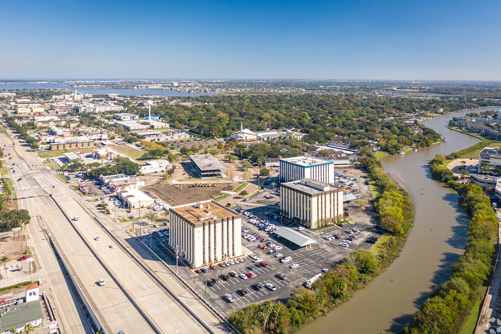 1120 NASA Parkway photo 12