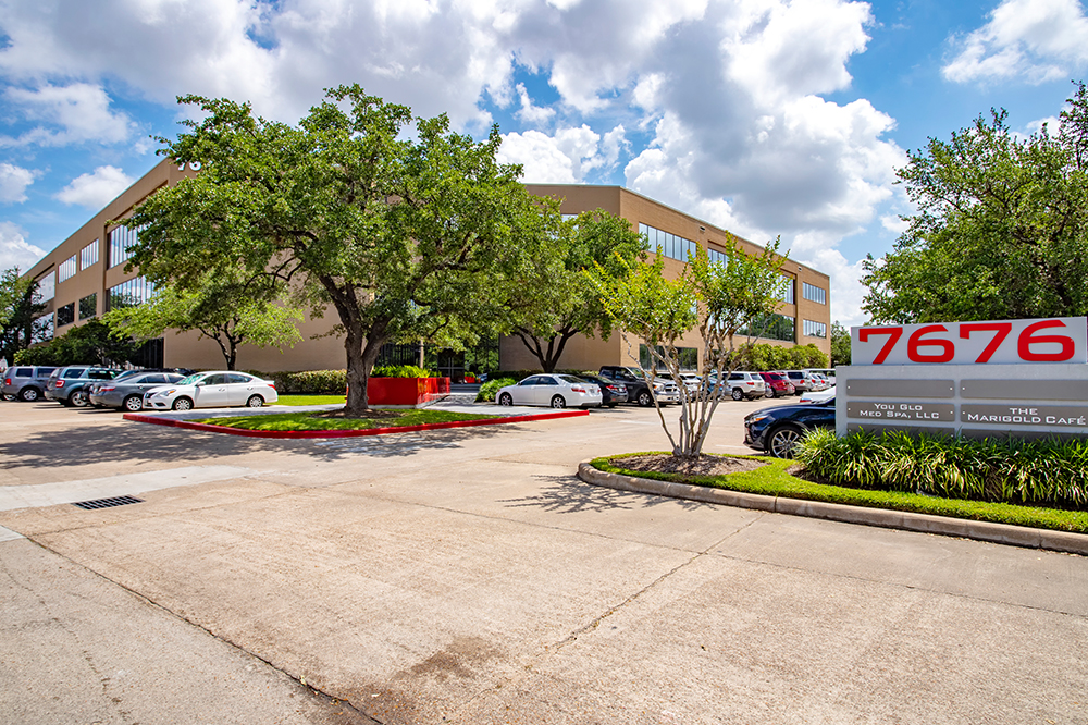7676 Hillmont photo 12
