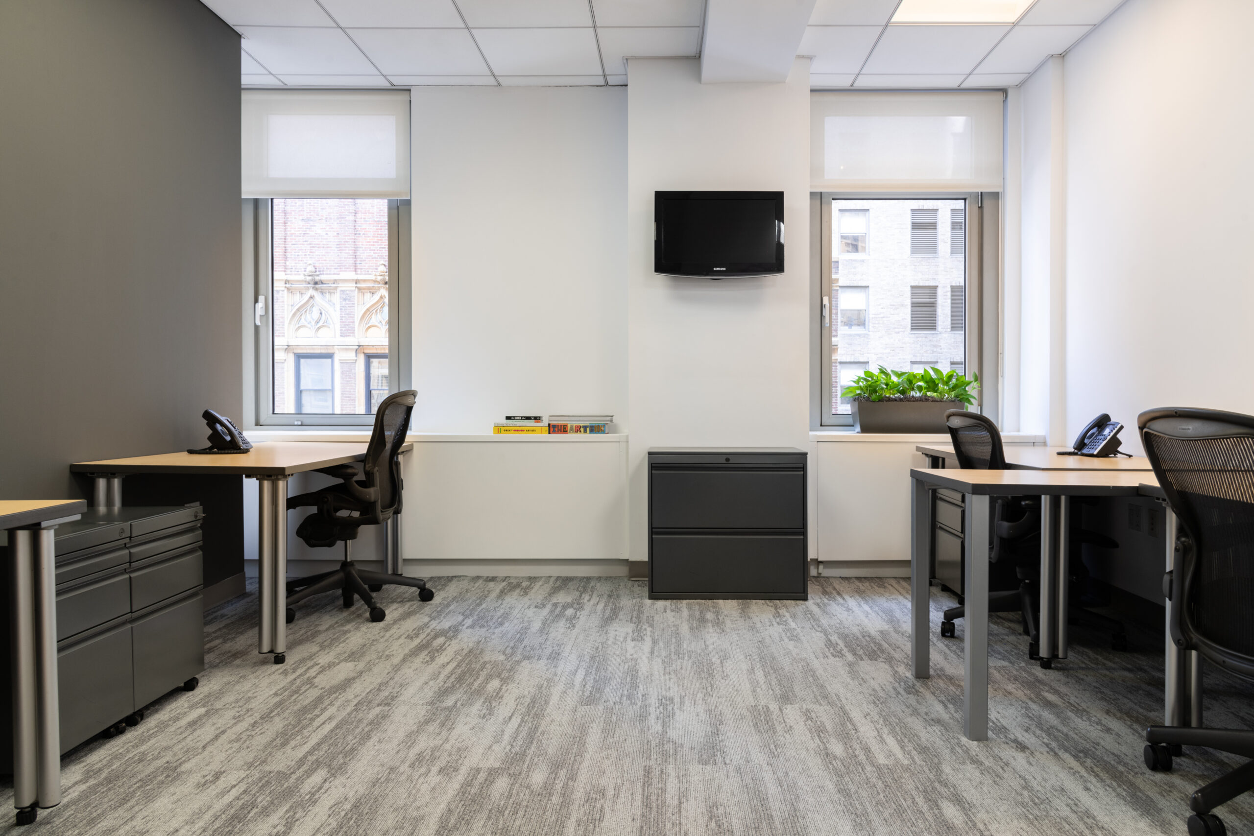 295 Madison Avenue photo 1