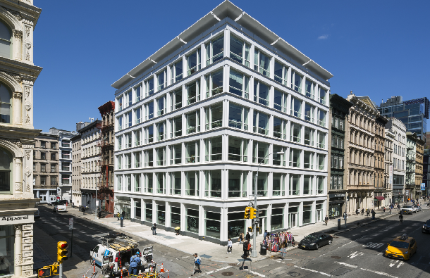 118 Spring St photo 1