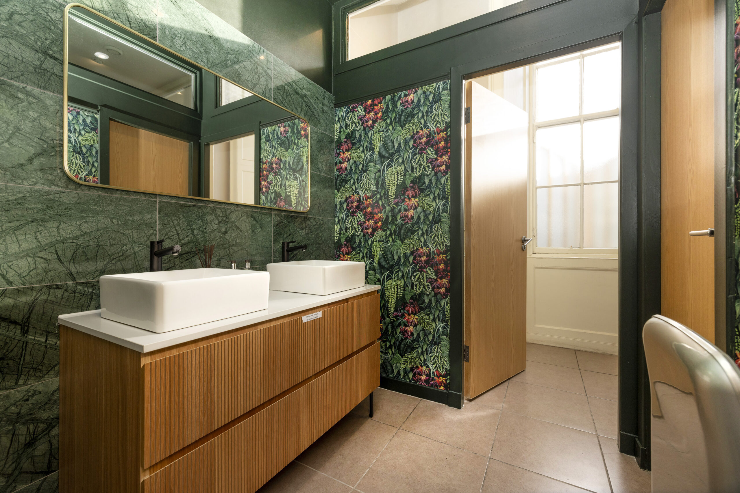 14 Albany Street photo 4