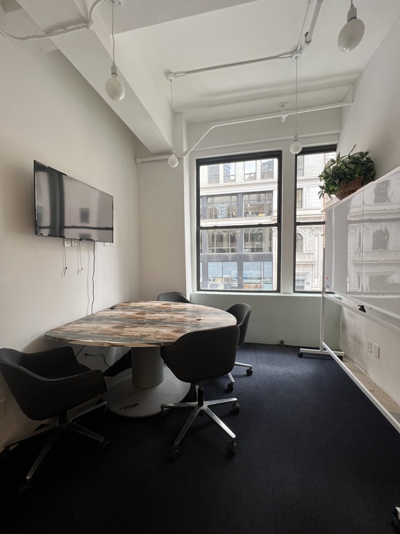 1216 Broadway photo 7
