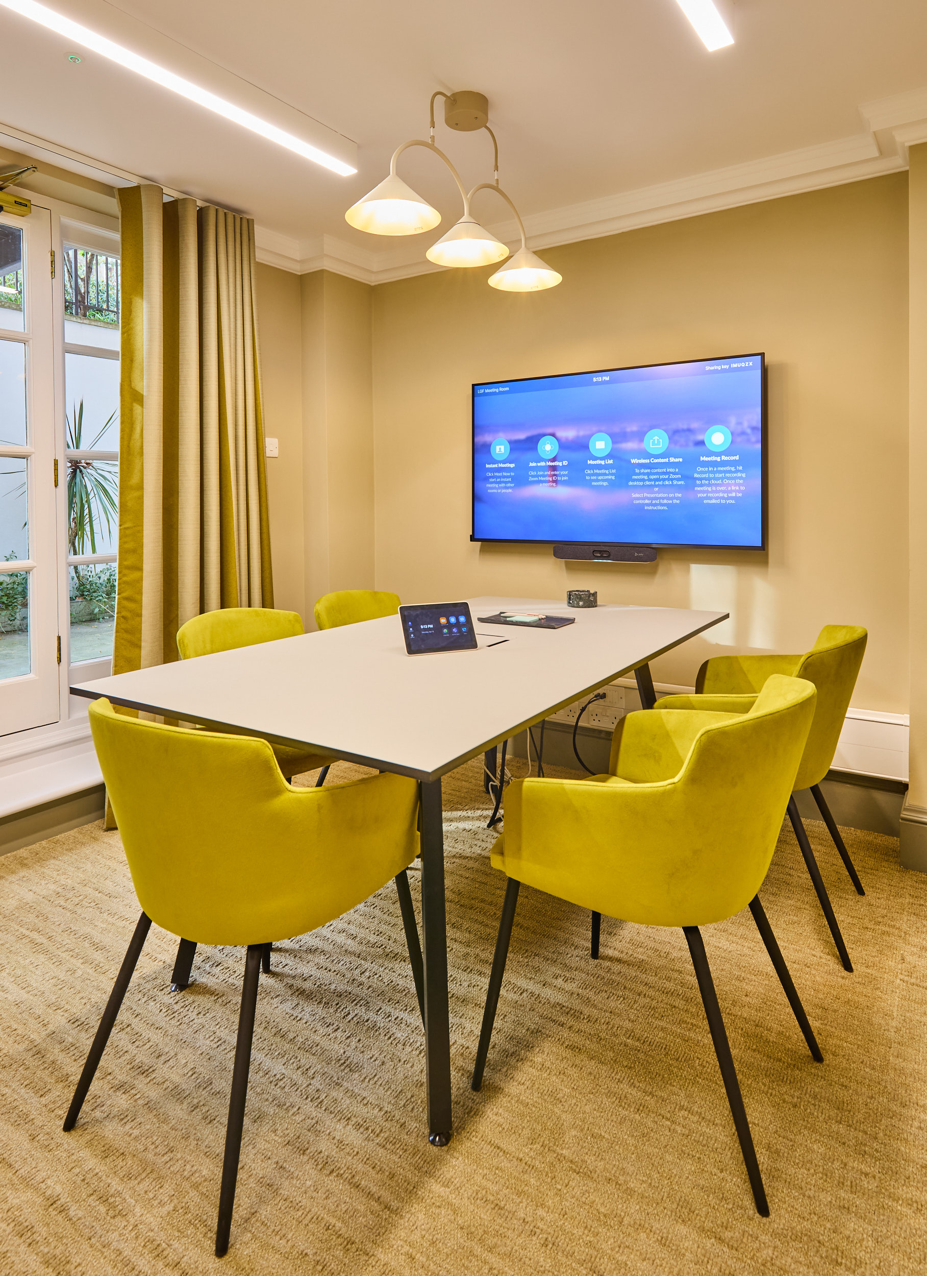 146 Buckingham Palace Road photo 6