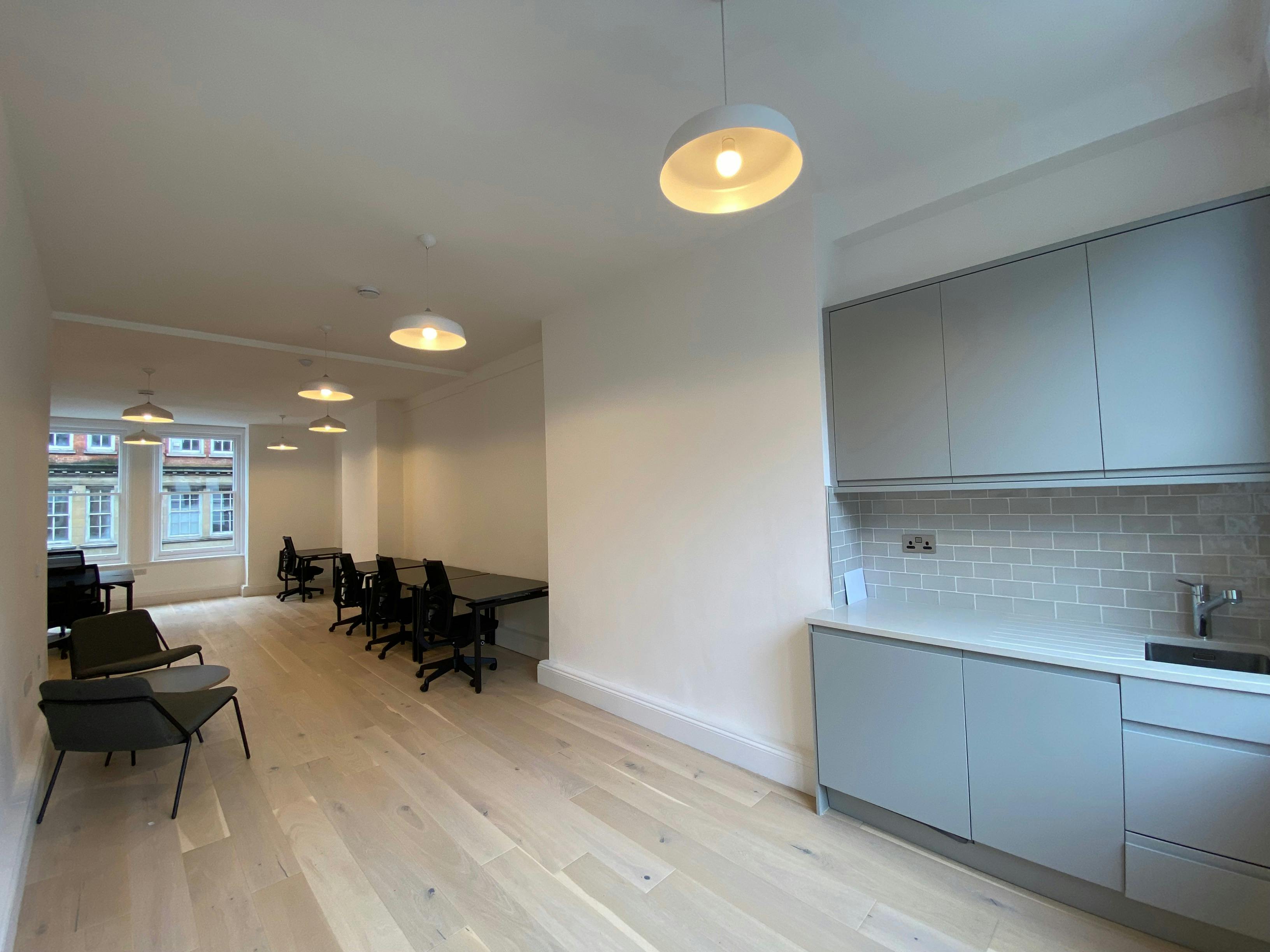 116 Great Portland Street photo 2