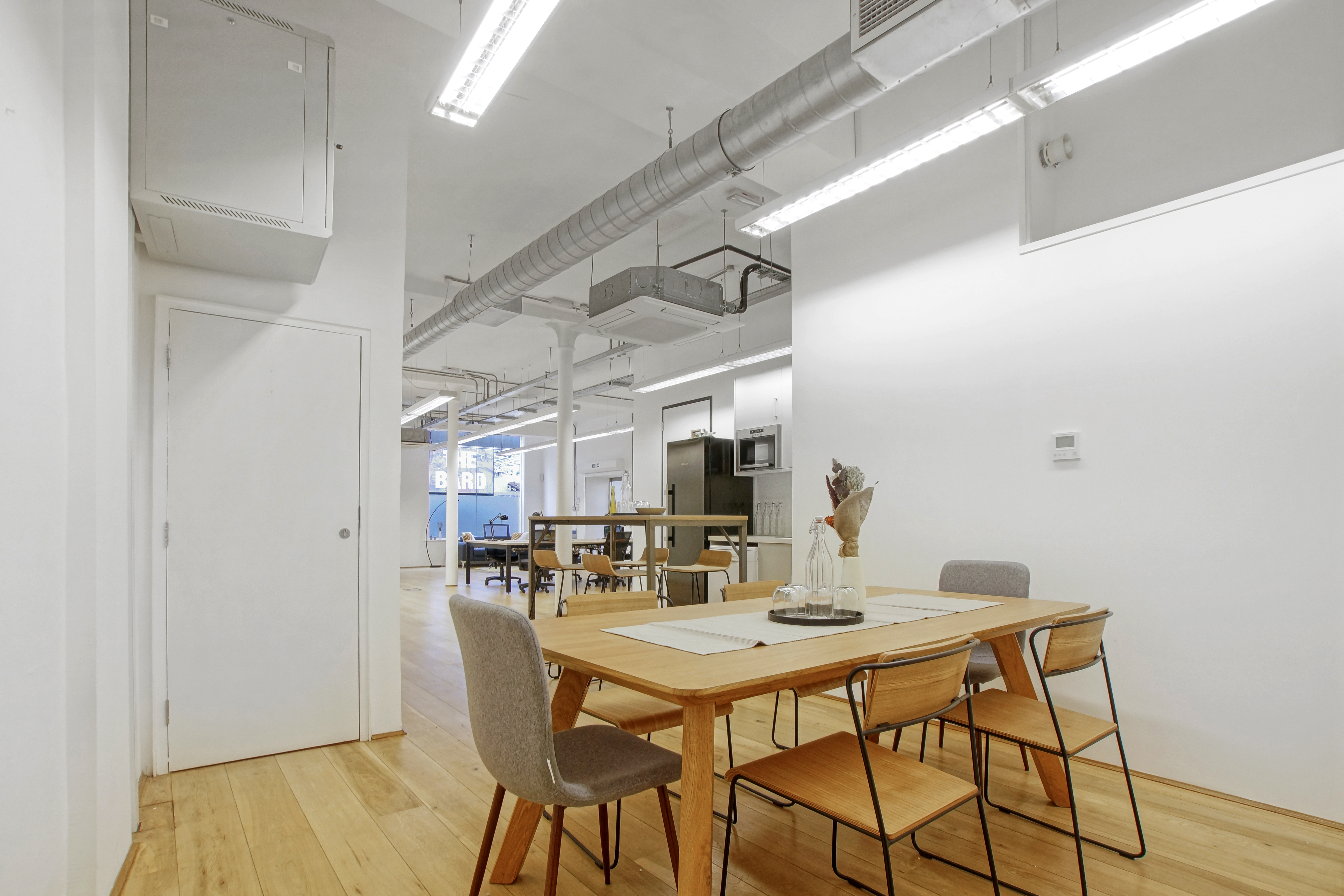 11 a Curtain Road photo 5