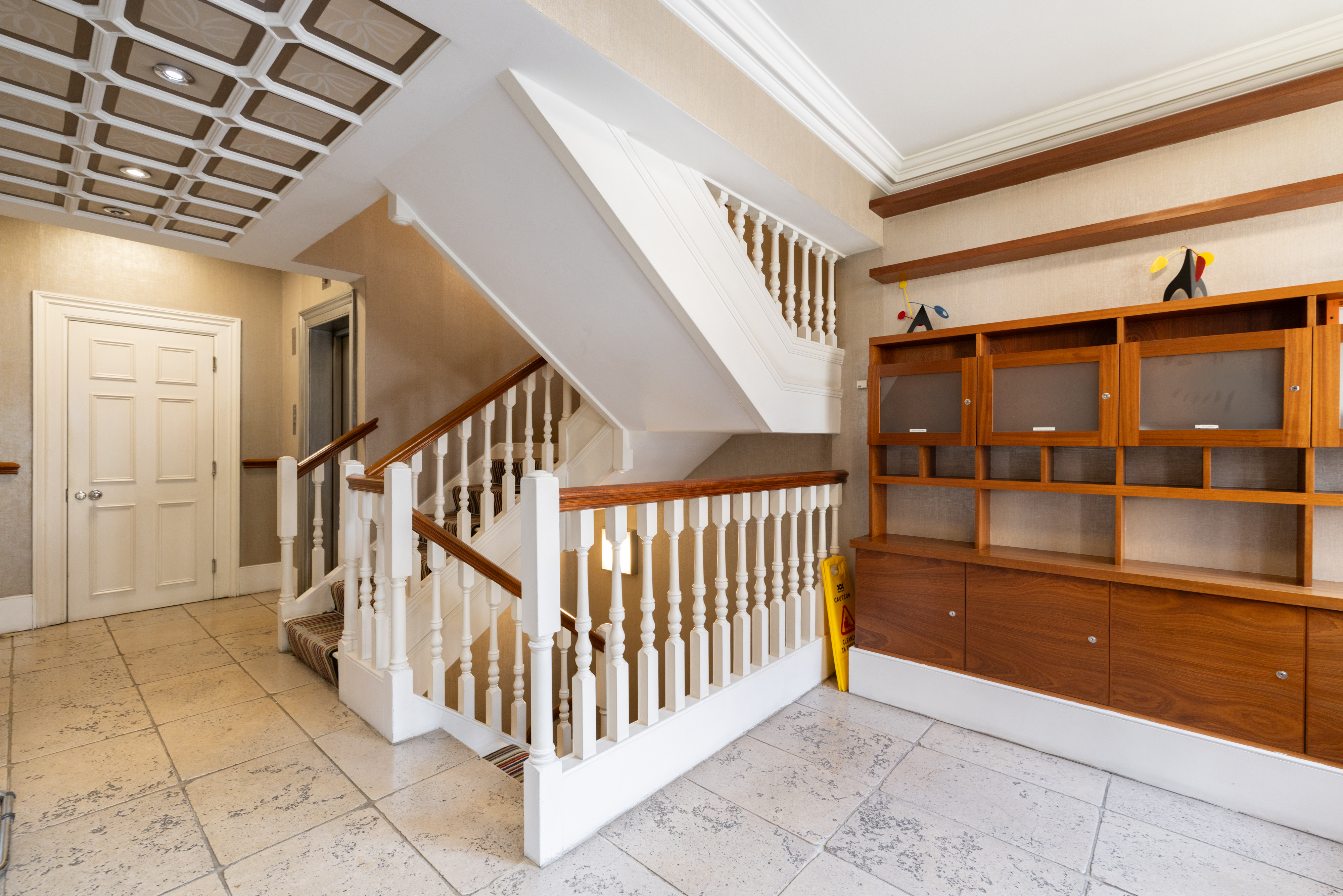 48 Curzon Street photo 3