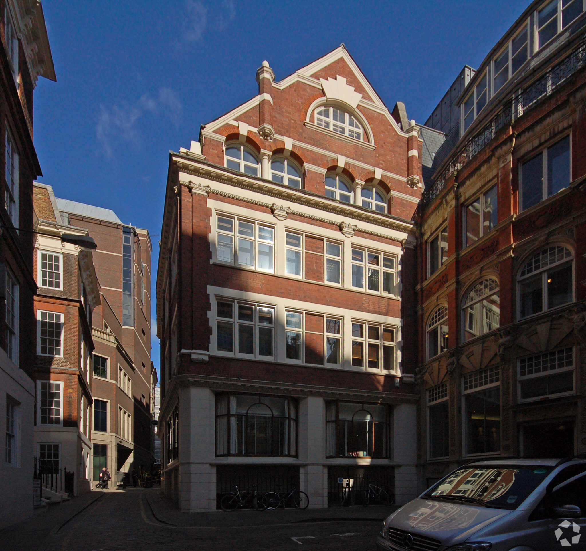 8 Laurence Pountney Hill photo 2