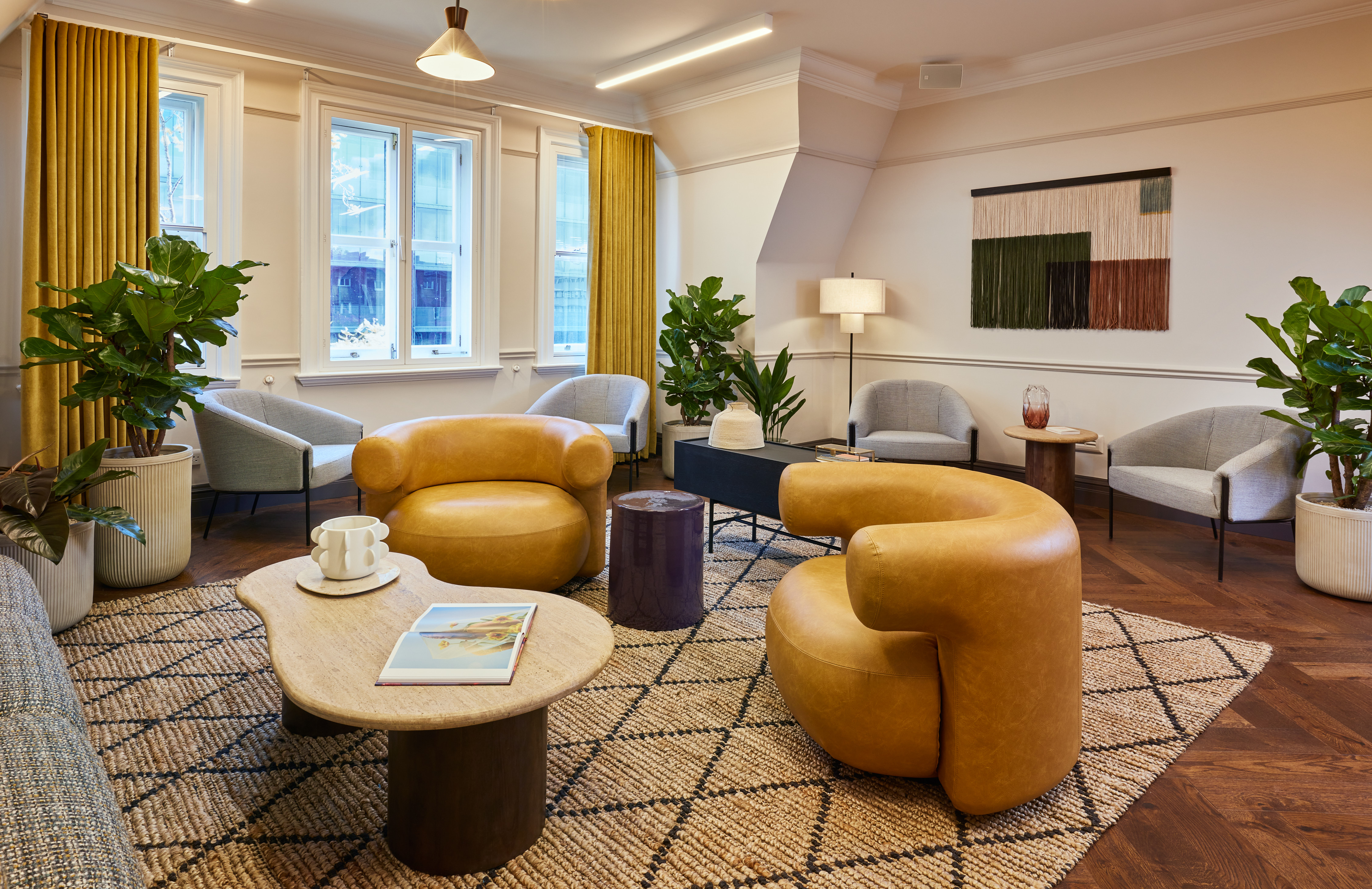 146 Buckingham Palace Road photo 1